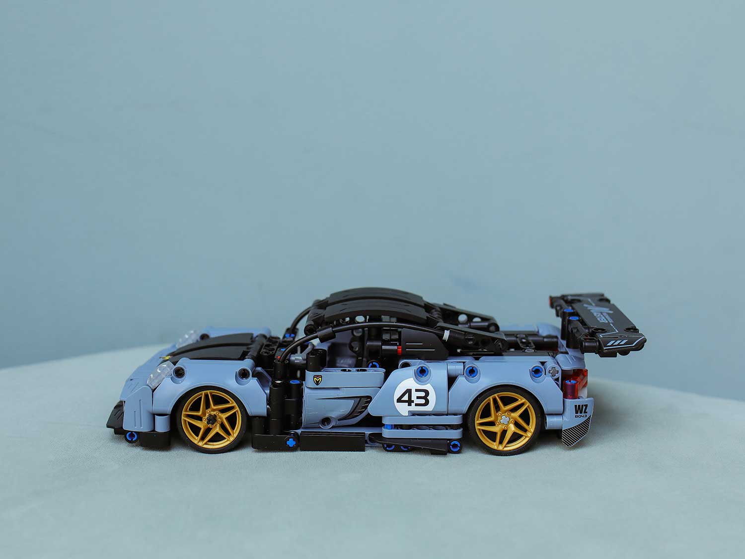 BlueSupercar