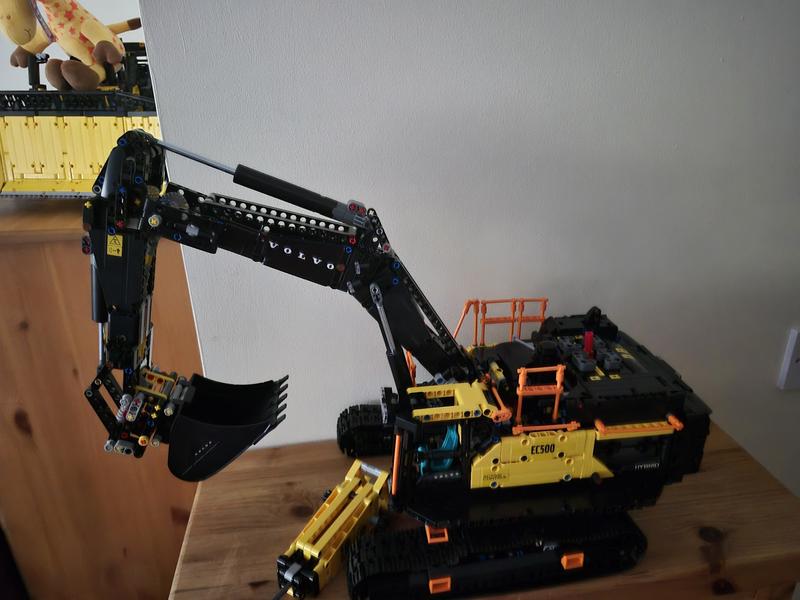 Technic 42215