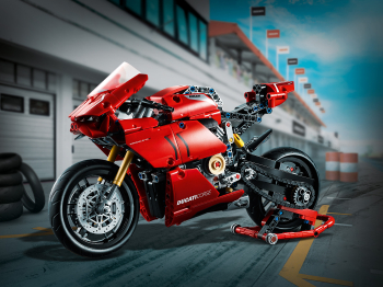 Конструктор Ducati Panigale V4 R