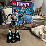 1657854